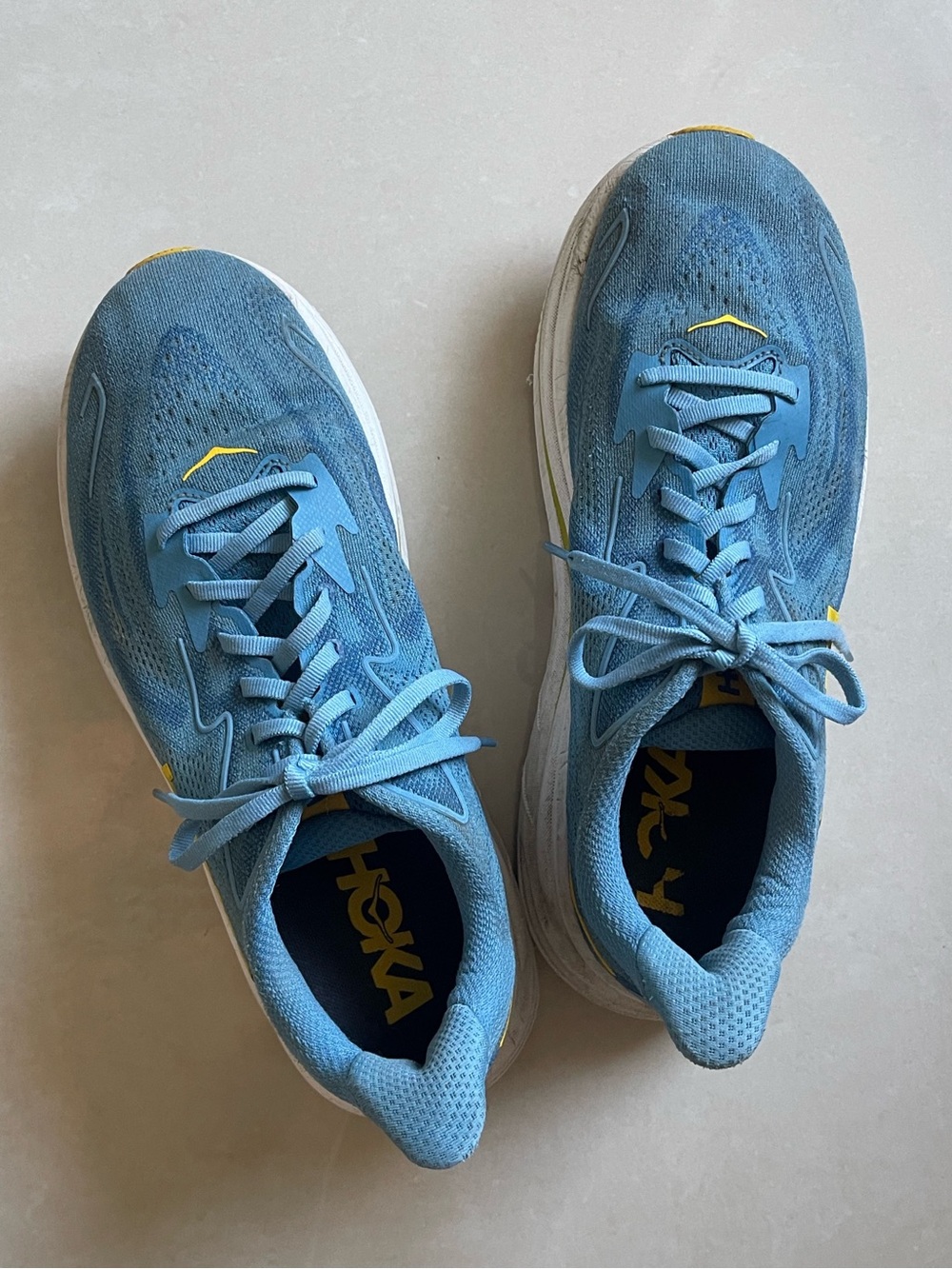 Hoka One One Alpine Blue Athletic Shoes with Yellow Accents Men’s Size 9W